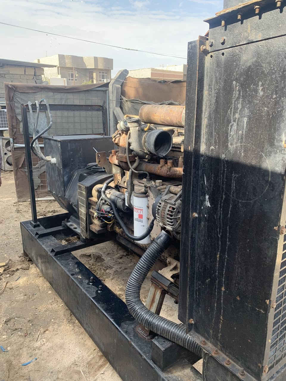 السلام عليكم مولده كمنز 24ولف محرك مال كصه ما مشتغل ولا ساعه راس توليد 250 ستندر بم كهربائي للاستفسار *********** او *********** العنوان بابل الحله
