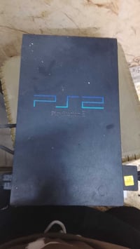 عند بلي ستيشن 2 بسعر ق40 الاتصال على هذا الرقم 07721373400