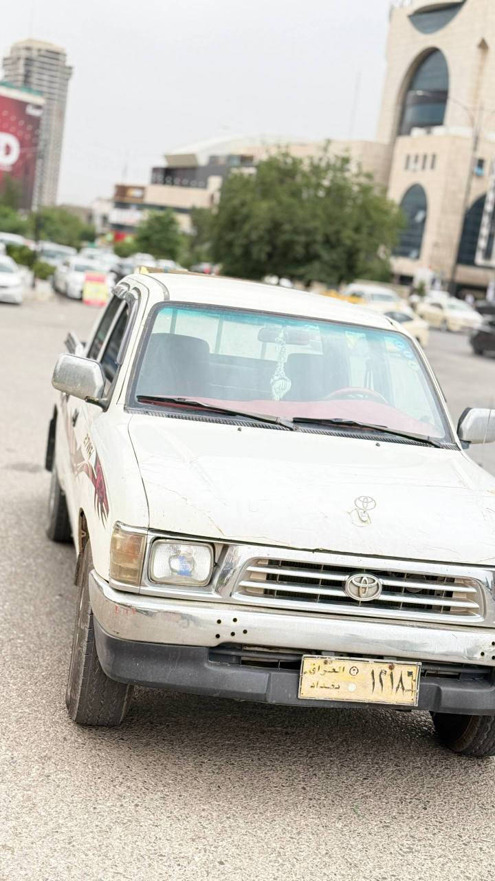 تیۆتا یابانی مۆدێل  2001
ئاڕمێ پلاستیكی سلێمانی بە شەرتی ئەوەلیاتوو غرامە
گێڕومەكینە.بۆیاخیشی زۆۆر كەمە شایەنی باس نیە 
سەیارەكە بی تەقەو ڕەقەیە 
سەیارەی ماڵە هی مەعرەز نیە ماڵی دۆستە
نرخی 70 گەلا مەعامەلەیەكی زۆۆر كەم لە سلێمانیە 
ژم   ***********
*********** السليمانية, العراق
