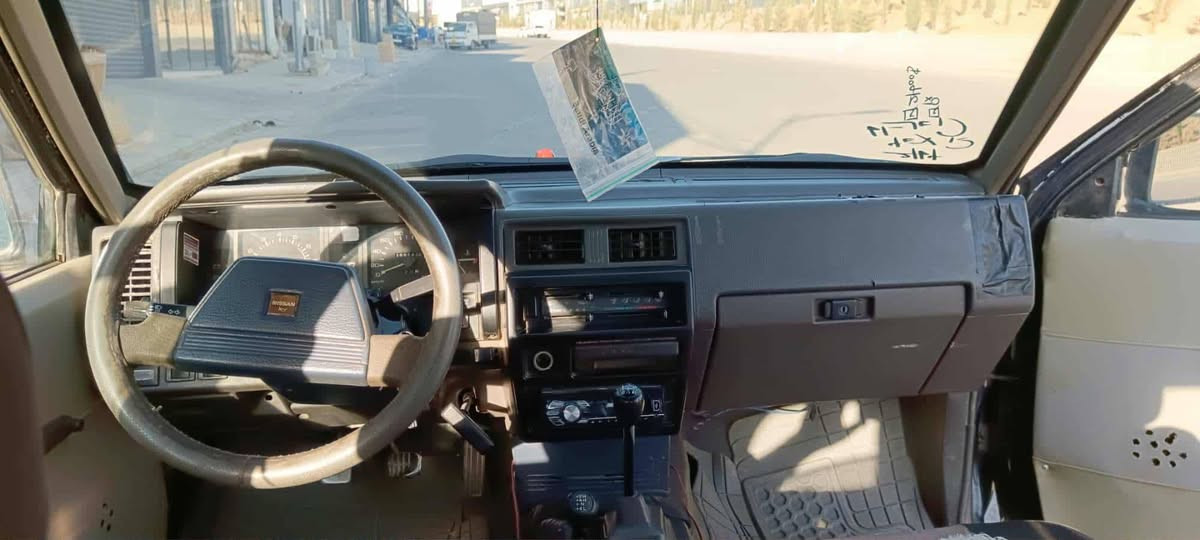 نیسان  مۆدێل 95
گێڕو مەکینەی 2002 لەسەرە

سەیارەکە علوجە کەفیلی مەدەنی ئەکەم 

دەبڵ ئەکسلە بەس چکنێتی لای سەکنی ئەوێت

سەیارە کە بێ دەعمە 

کێڕوو مەکینەی بەشەرت 

گەرمیوو کارەبای کامل ئیش ئەکات

کامل کۆمپێسەرو ڕایەتی تەبریدیشی پێوەیە

سەیارەکە بڕاوەیە 

نرخی 23 گەڵاو معامەلە لە سلێمانیم 

0770 205 05 06
