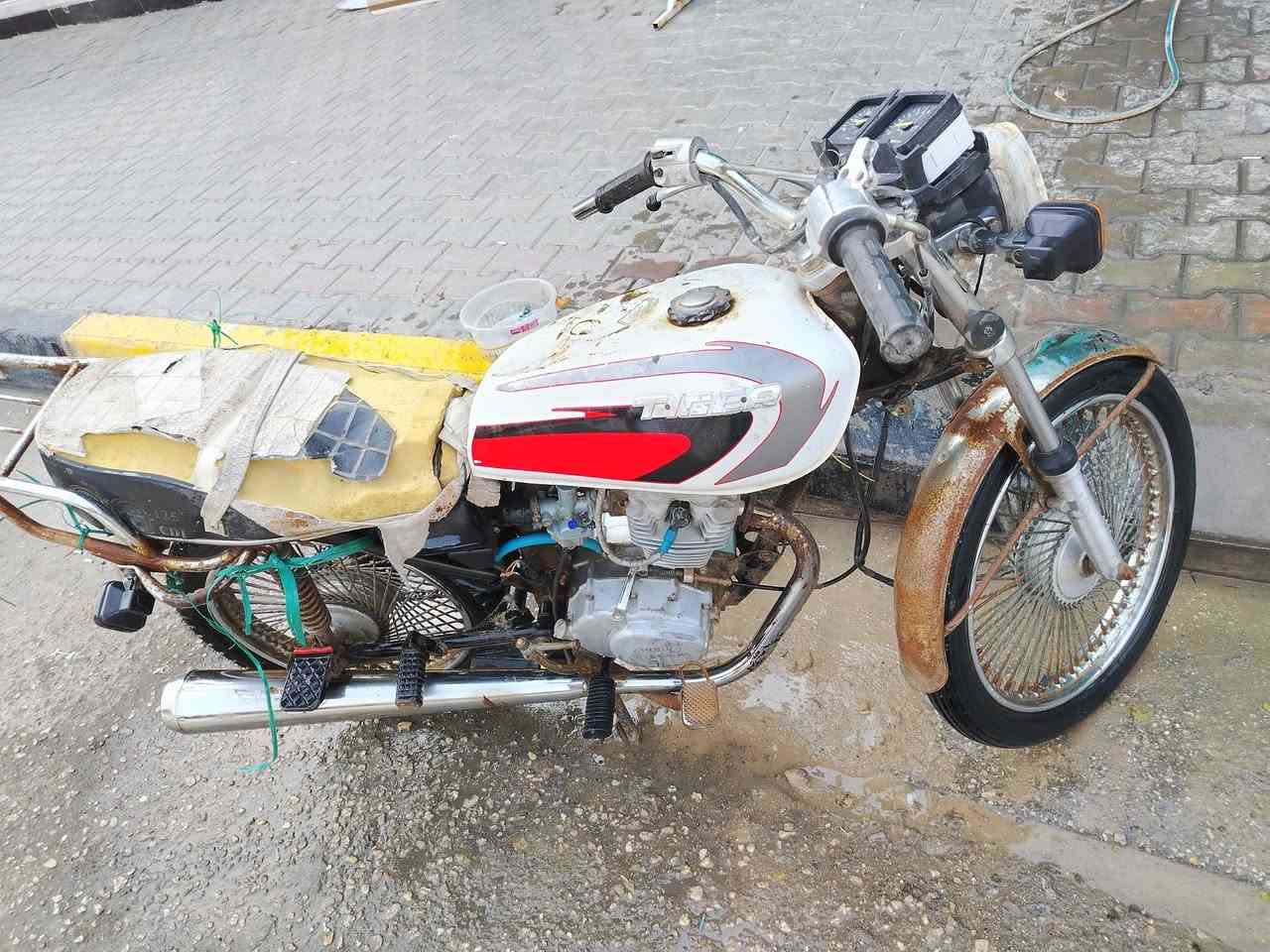 سلام عليكم دراجه للبيع أوراقه ضايعه مني ٤كير تايكر مديل 2020 هندر واحد تشتغل وين يعجبك اطلع سعر ١٧٥ بيه ودبلات تعبانه عوج تايرات جديد عنواني سيف سعد شراي ***********
