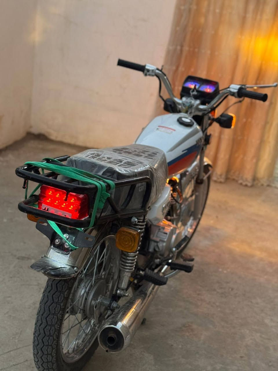 إعادة نشر بسبب لوعود الكاذبه
يله عمي وينه الي يدور نضيف خلي يتقدم  شرط كله نضافه فول � لبيع نامه شلامجه أصلي مديل 2023دوانيه جلبيه خاص متواجد...  رجاا ما يعرف سعره لا يراسل 😊 😊*********** مستعجل عليه
