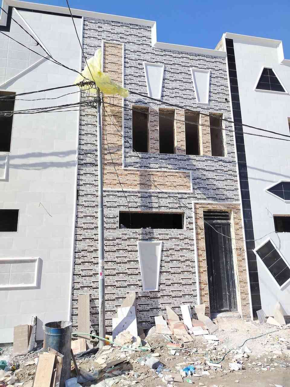 بيوت للبيع العدد ٤ بيوت كول بيت ٥٠ متر طابقين ٢ غرف صاله ٢ حمامات ٢ مطبخ مكشوفه السعر اتصل وخادم حي النداء شارع قنبر بل بدايه ***********
