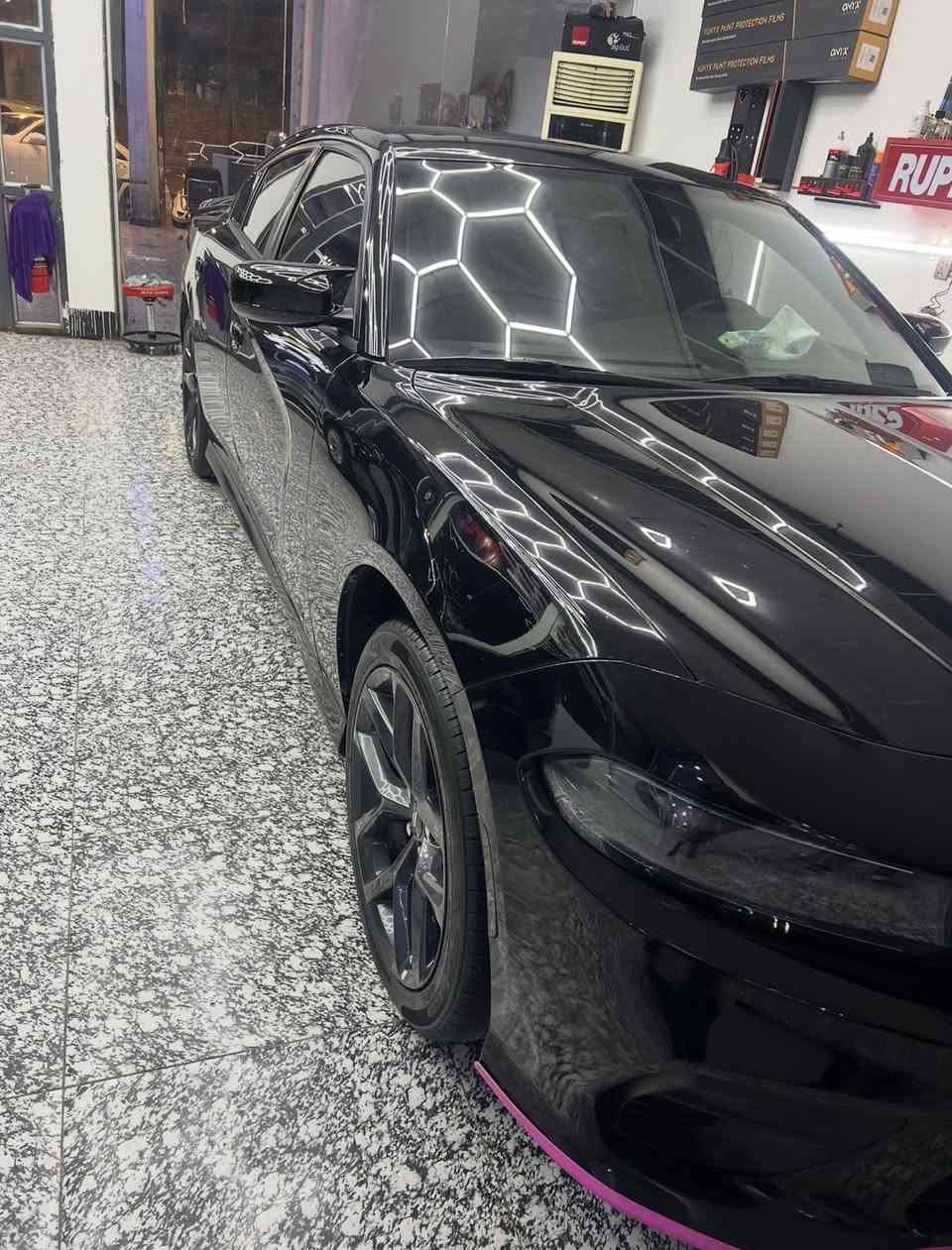 جارجر 16 اصل باسمي جاهزه من كلشي صور الحادث بالمنشور مبدل نفس اللون السعر ١٧٠ للاتصال ***********
