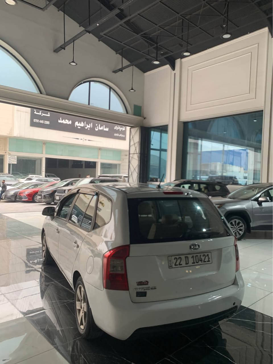 كيا كارينزا
موديل 2009 
5 بارجه ى بوياخه 
گيرو مه كينه ى به شه رته 3 مقعده 
ره قه موو سه نه وى تازه يه 2029
سعرى 78 وه ره قه و مه جاله كى كه م 
*********** أربيل, العراق
