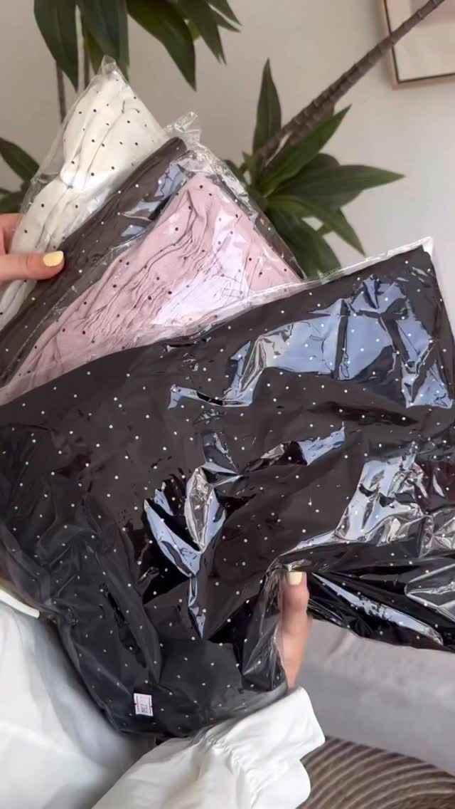 الطقم التريند الانيق🥺✨
.
ثلاث الوان اسود ابيض جوزي
.
القياسات 38-40-42-44


**إذا كنت صاحب هذا الإعلان وتريد حذفه لأي سبب، رجاءا أرسل رسالة إلى الدعم الفني**