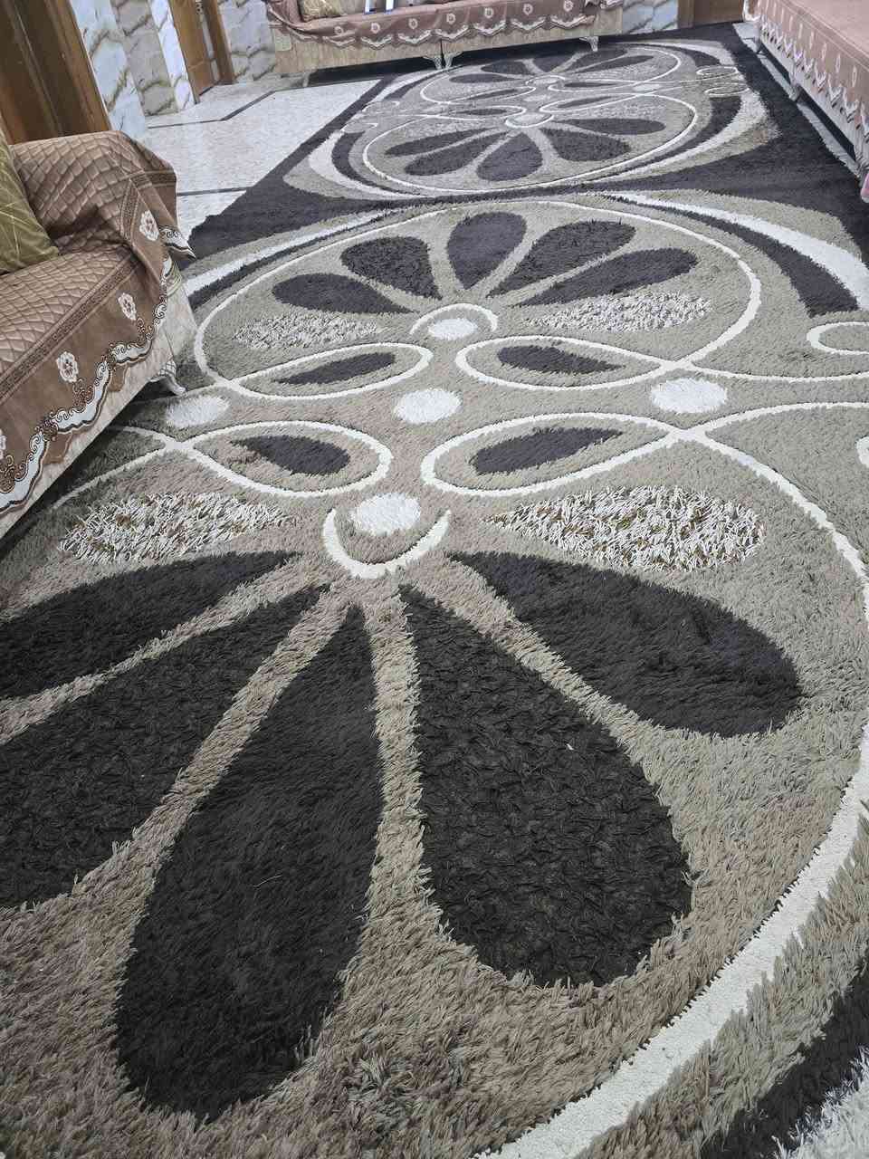 زوالي عدد ٢ ايراني اصلي فرو عالي مستخدم قليل واحده قياسى٣×٦  وثانيه ٣×٥ سعر الواحده ٦٠ الف اتصال على رقم *********** مكان بابل الكفل
