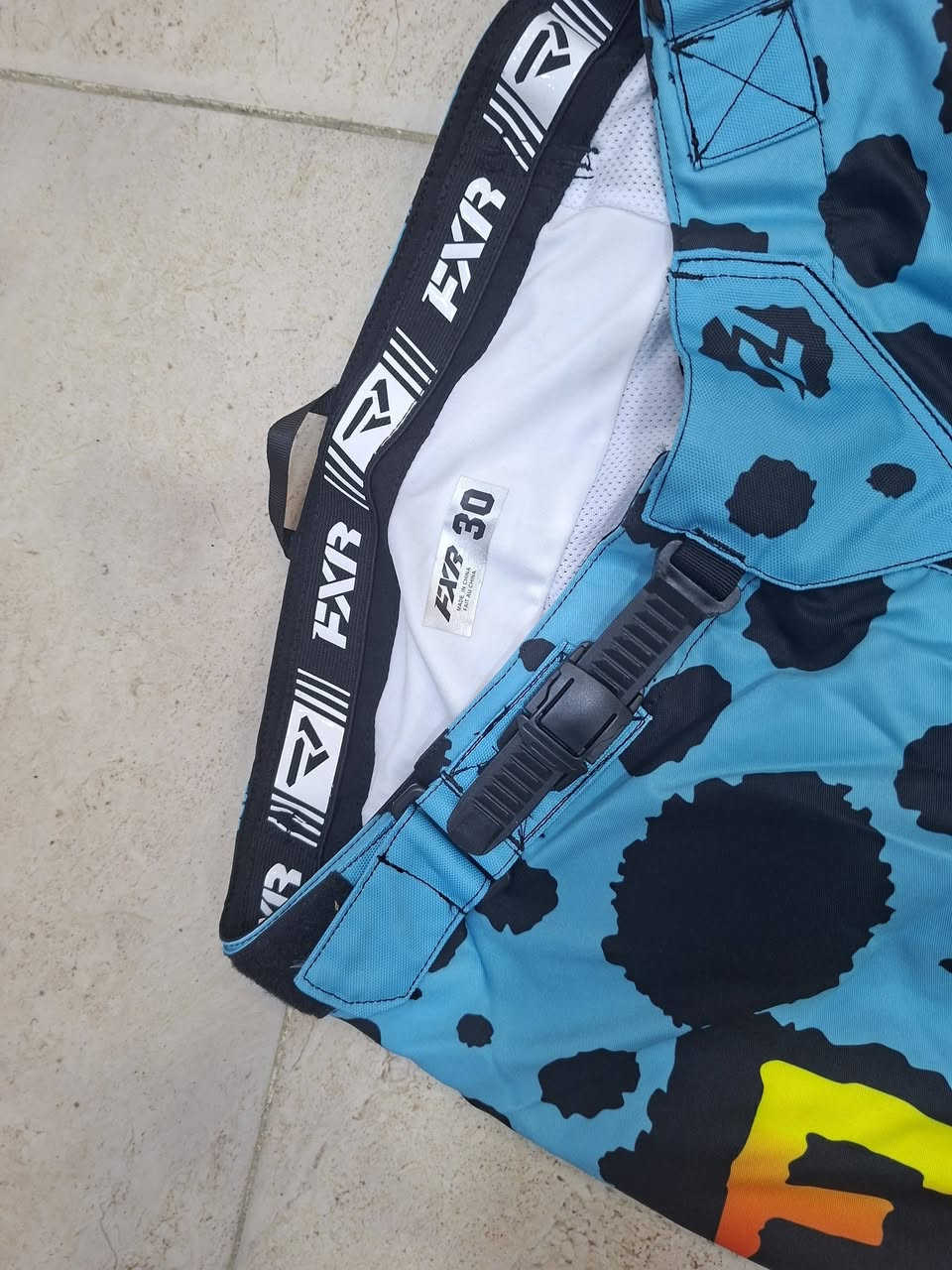 متوفر سیت تراكات كامل FXR قياس 30
توصيل متوفر


**إذا كنت صاحب هذا الإعلان وتريد حذفه لأي سبب، رجاءا أرسل رسالة إلى الدعم الفني**