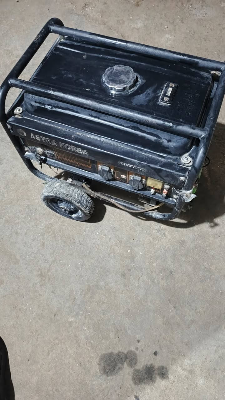 السلام عليكم مولده ١٢ أمبير سعره ١٢٥ مكانه كربلاء للاستفسار ***********
