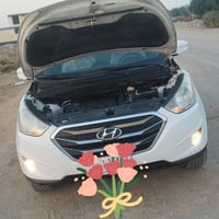 توسان للبيع اللون: أبيض السيارة مكفولة ملاحظة فقط: صبغ مسطرة بالجنطة س...