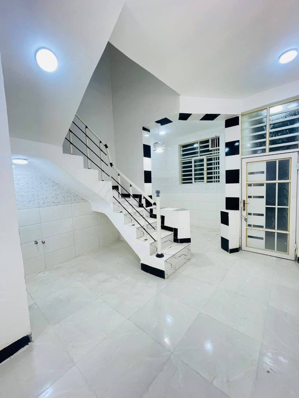 #مكتب_الخليج_للعقار عامود/327
عرض جديد وعرض مميز بلاش 😳😳

بيت مساحه 50 م مربعه/  

_______________☎️***********

              ***********

البيت شغل جديد 

كامل من كلشي بلاش بلاش😲

كل هاذه وبسعر 21 مليون  وبيه  مجال 

#ملاحضه البيت تسليم مباشر مفتاح   موقع مميز 

#عنوان المكتب مقابل ملحق قرية الغدير #عمود_327 مباشر #النجف_الاشرف 

غرفه نوم1. صاله.. مطبخ.. ... صحيات ... ومنور 

شارع تبليط // 14 م معا ناره ليليه

مكتب الخليج للعقار *********** واتساب 

#ملاحظة// نعمل على بناء الدور   نقداً و بأسعار مناسبه او ترميم
