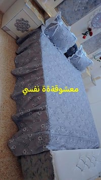 حسب الطلب • غرفة نوم