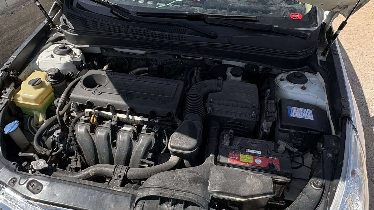 سوناتا خليجي 2011
لون ابيض السياره كفاله كير مكينه  ومكفوله من لحادث ٫٫  بيه تخم تاير جديد  حداده جديده  هزه جديده وسنويه لل2030 شرط التحويل مكينه بلاد ما مفتوحه سياره خير من الله 
بيه فقط جزء رشات صبغ جماليه بل خارج مدون معجون السعر (117$) وبيه مجال قليل   للتواصل على رقم *********** اعتذر ما متواجد على الفيس
