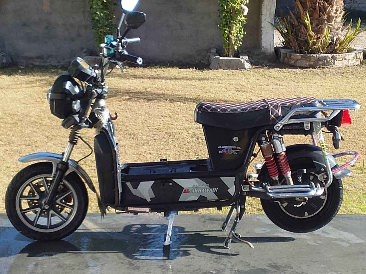 للبيع ٥٥٠ بطاريات البارحه شديتهن عل فحص ***********
