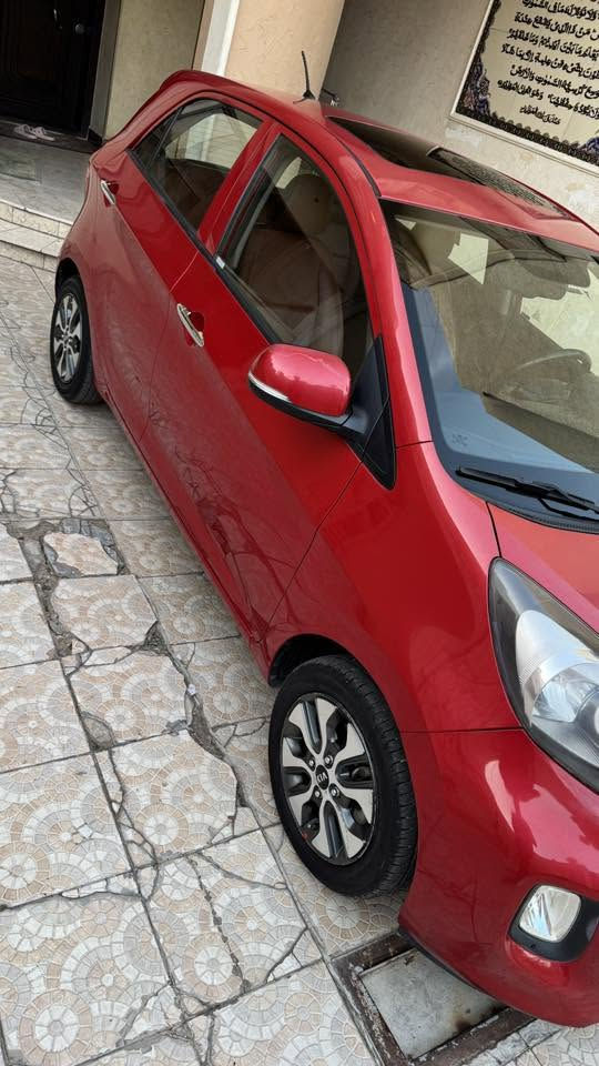 السلام عليكم 
كيا بيكانتو موديل ٢٠١٦ بغداد خليجي 
عداد 50 الف كم بيه صبغ جاملغ خلفي ايسر 
كشنات جلد فتحة سقف مكينه اربعة سلندر 
مكاني بغداد اليرموك ، السعر 85 
للاستفسار ***********
