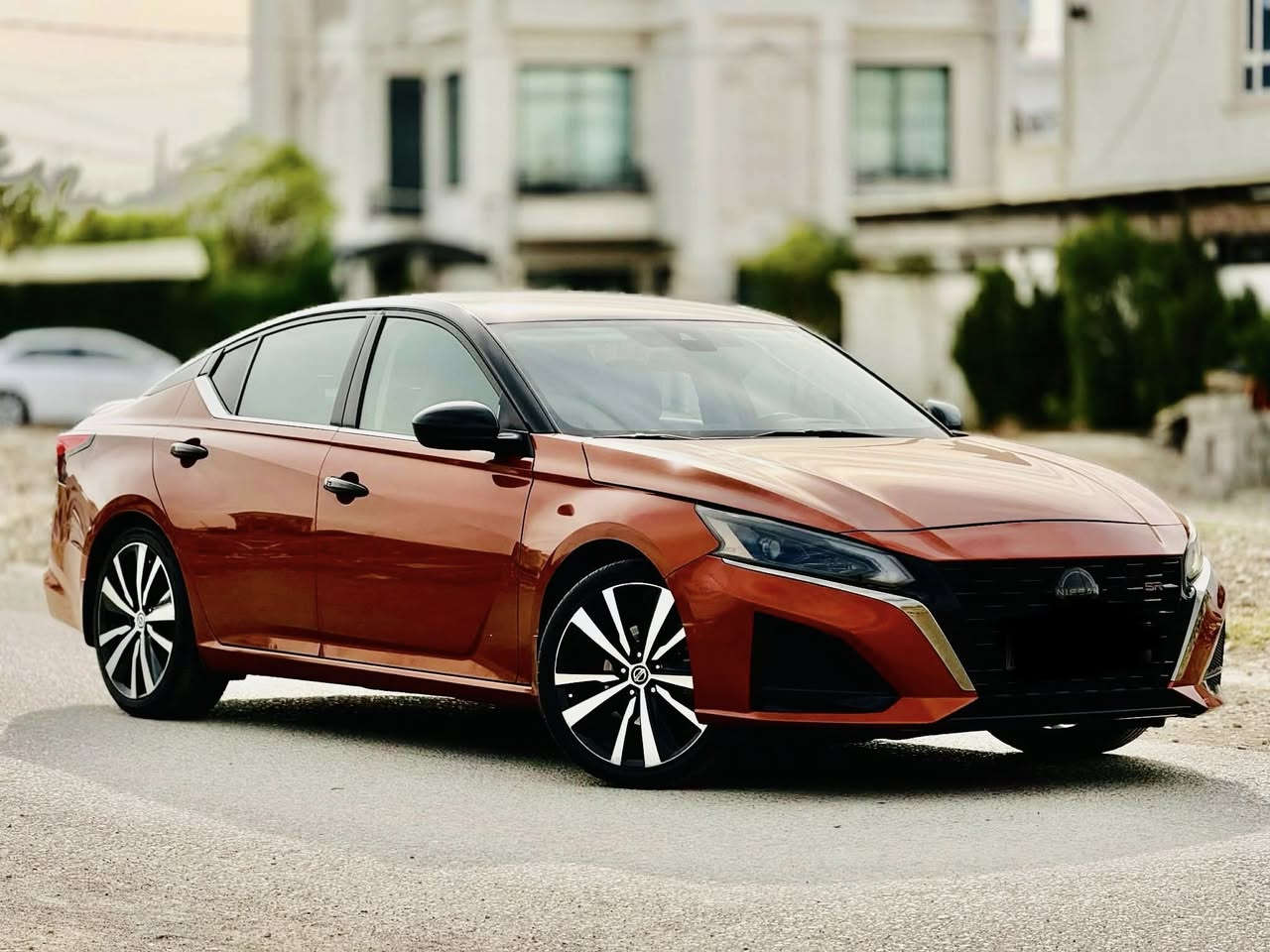 السلام عليكم نيسان التيما ٢٠٢٢بدون حادث بيها جاملغ امامي طرف السايق سرقة وعلى اثر السرقة  ربع البنيد مصبوغ وبيها بارد مكانين بدون قطرة دواخل بدون ايرباك دواخلها كلها على وضع الشركة  
بصمة وتشغيل عن بعد 
شفتات كير بالستيرن 
دبل جام امامي 
رادارات ونظام مراقبة المسار
تحكمات ستيرن فول 
وباقي المواصفات معروفة 
السعر ١٦٠ وبيها مجال
***********
