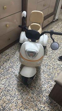 سيارات شحن • كهربائية