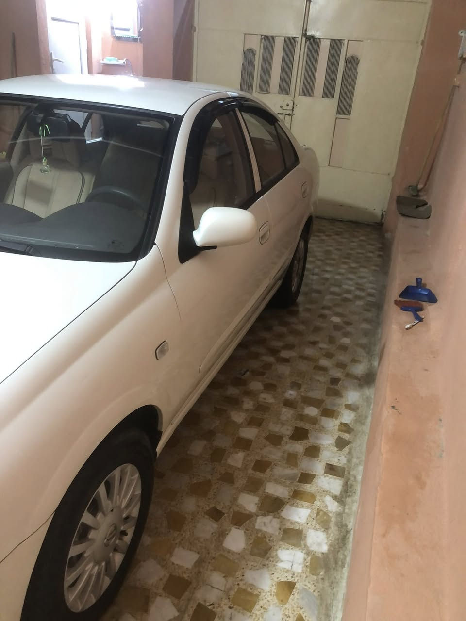 السلام عليكم ورحمة وبركاته
نسيان سني كوري للبيع 
2012 رقم نينوى 
تبريد ثلچ مال واحد جناي 
كير ومكينة مكفولة شرط
 صبغ  نصف بونت بدون دواخل 
دوشمه جديد كهربائيات شغاله 
سياره خير من الله وبركاته ***********  واتساب
مكاني موصل / حي النور 
السعر 107
