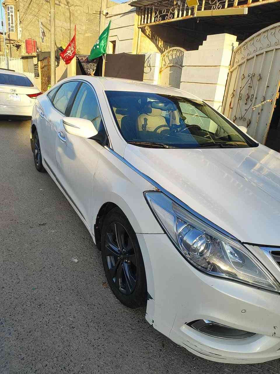 هونداي ازيرا خليجي موديل 2015 
رقم بصرة تحويل سنوية منتهية
محرك 3000 (مفتوح كازكيت) 
بيها ضربة بالبجم بالعراق عدنه

بردات ابواب خلفية 
بردة جامة خلفية كهربائية 
مري شفط + انارة ترحيبية 
تبريد حلو كير مكينة حداده نص 
ويل 17 

السعر 95$ وبيه مجال 
مكان السيارة البصرة نواب الضباط 
للاستفسار: *********** البصرة, العراق
