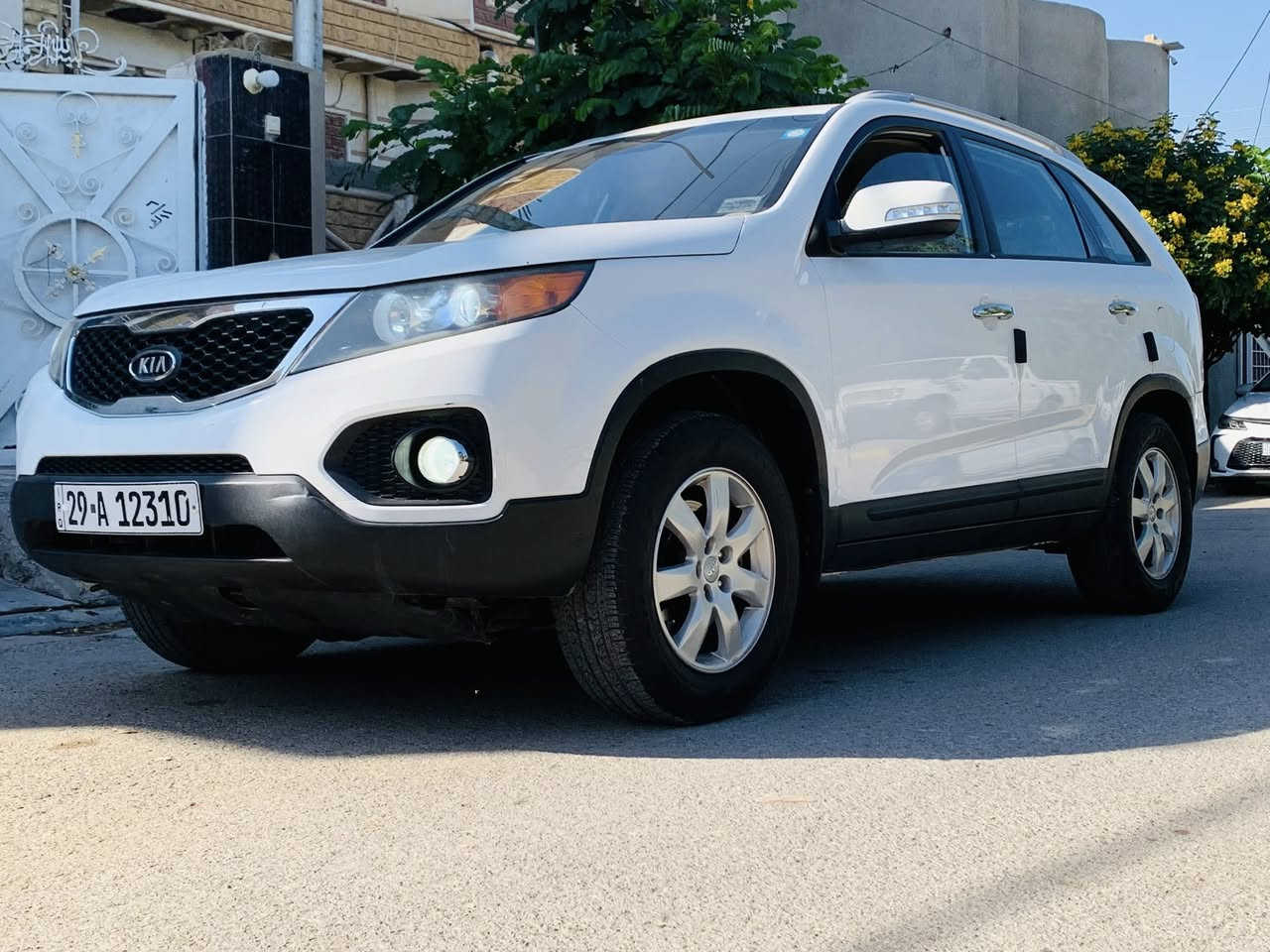 السلام عليكم

كيا سورنتو 2012 بأسمي رقم واسط الجديد

خليجي 

السونار مرفق بالمنشور

محرك 4سلندر 2400  مبدل بيها كازكيت

ماشية 140 

سيارة جديدة بمعنى الكلمة 

باتري قبل يومين مبدل جديد 

لايت زنون 

7 راكب

كشن كهربائي

اشاير بالمري

مري شفط

حساسات خلفيه

تبريد ثلاث قطع

ويل 18

تحكم ستيرن 

سبعه راكب

كامرة

ترحيب تنبيهات   

مكان السياره الكوت 

السعر 148وبيها مجال شي بسيط
***********
