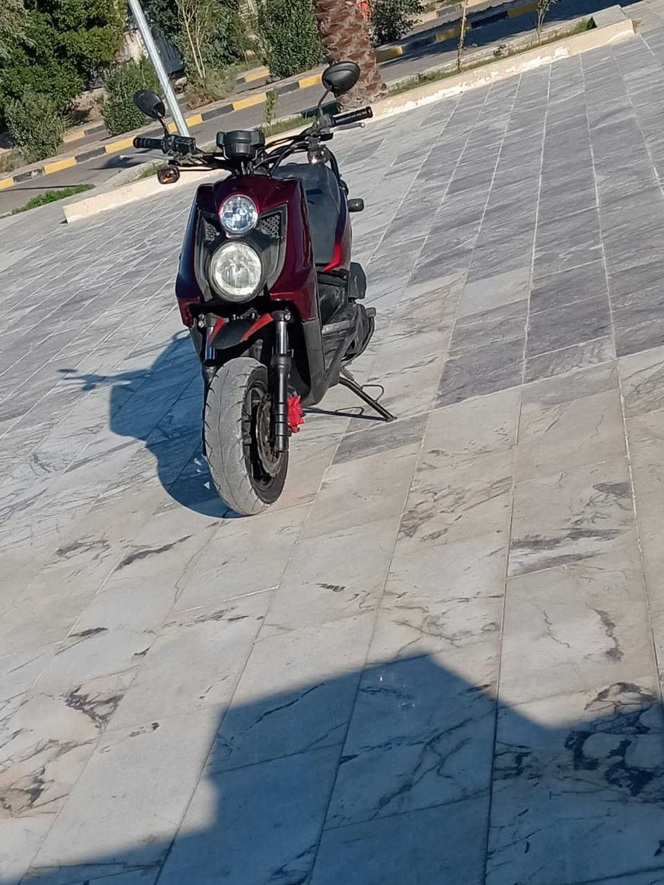 سلام عليكم دراجه للبيع سكنس جبلي والمكينه ما مفتوحه ومكفوله كفاله عامه من الويل للويل والدراجه وكيل ستوني طلعتها رمبه وبيها اوراق ورقم ولدراجه ما ملعوب بيها على وضع الشركه ولسعر [مليون 950]و بيها مجال بصيط العنوان ميسان المجر الكبير الرقم 7780500572
