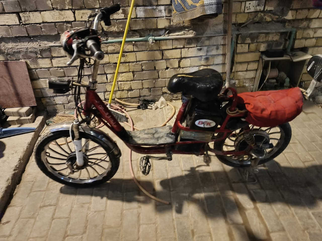 سلام عليكم دراجه شحن حجم 20 دراجه ناقصه بس ترتيب وزنجيل بس مكاني بغداد الرقم ***********
