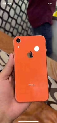 آيفون X R  للبيع  مبدل بطارية فقط  / الضهر بي كسر خفيف مماثر جهاز نضيف...