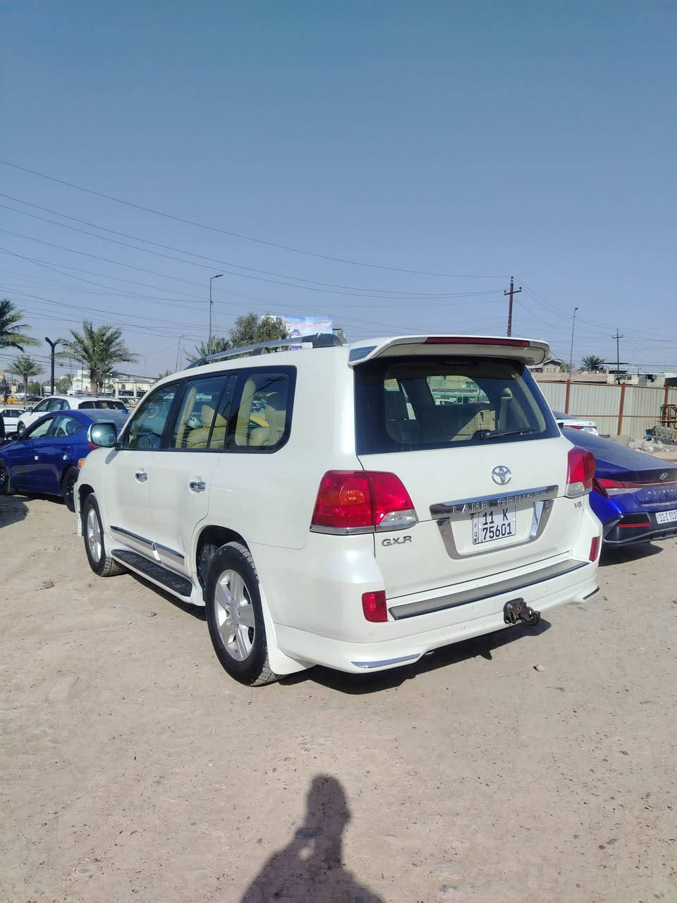 سلام عليكم لاندكروزر موديل ٢٠١٥ سياره مكفول عدد بارد قليل بل باب الخلف الصدر جوه اليده وبيهه رصعه بل جاملق المامي السيارة ماشيه ٢٣٠  وقم بغداد *********** مكاني بغداد الحبيبيه
