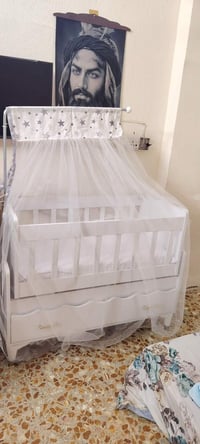 سرير طفل • غير مستخدم • مكان الشعله