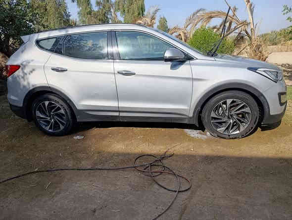 سنتافي للبيع 2015. 6سلندر فرويل  7راكب تبريد 3قطع السياره مانقصها برغي بيها 3قطع رش صبغ مابيها دكت جاكوج عل وضع الشركه  السياره جديد ة السعر 165رقم بغداد انكليزي بسمي للاستفسار الاتصال ‏‪0783 818 4643‬‏
