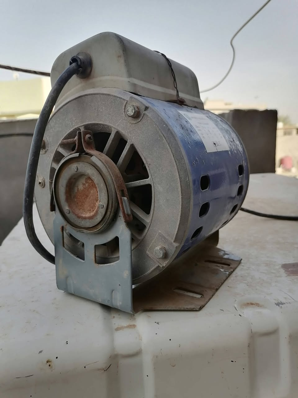 ⚙️ مبردة هواء ومواطير مستعملة للبيع ⚙️
​السلام عليكم شباب.. عندي هاي الأغراض مستعملة ونظيفة للبيع:
​🔹 مبردة هواء (تبريد) مستعملة: المبردة واضحة بكامل تفاصيلهه بالصورة  ومعاها القاعدة الحديد مالتها.
​🔹 مواطير مبردة عدد (2): مواطير مستعملة وشغالة، وتكدرون تشوفون نظافتها وتفاصيلها بالصور .
​📍 الموقع: ديالى - بعقوبة - المفرق
​📞 رقم الهاتف للتواصل والاستفسار: ***********
