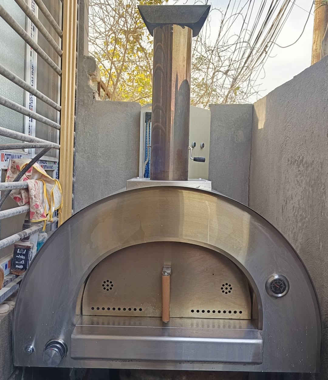 فرن بيتزا ايطالي ديسكتوب للبيع
رن ستانلس ستيل مستعمل فقط ٤ مرات ،نظافة 100% مثل ما موضح ، 
الحرارة يوصل 650 سليزي خلال 10 دقايق 
يشتغل بالفحم و الغاز و بيه مكان خاص يتخلى بيه الفحم .
ابعاد الفرن 101*91+71
للاستعلام عن السعر يرجى التواصل واتساب حصرا 
***********
مكاني الحلة
