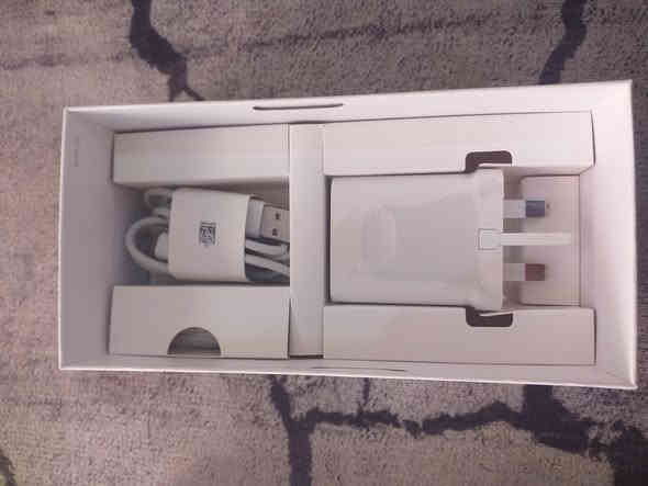 السلام عليكم جهاز لبيع هنر اكس تسعه بي رام 12جهاز اخو جديد صار سبوع اخذته غراضه كلهن موجودات من ضمن  كفر  بضهر لزكه كامره موصفاته فول السعر٣٠٠رقم الهاتف ***********
