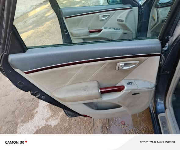 ازيره 2006 مصبوغه حزام الجماليه السياره كير و ميكنه مثل الورد مكينه جديده شاد  
1-كشنات كهربائيّة شغال 
2-شاشه تاب 
3-كامره خلفيه شغاله 
4-تبريد شغال منضومه جديده كامله  
5-لايتات بيض  
السياره 6سلندر 3500 
السعر 100 وبيه مجال الرقم الاتصال واتساب متواجد*********** مكاني بغداد
