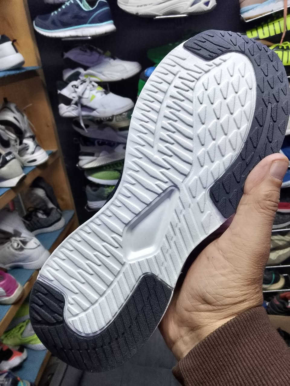 قطعه ولا اروع نايك زوم تخبل خفيفه نظافه فول
القياس..45
طول القدم.29سم
المنشأ..ڤيتنامي
سعر القطعه.. فقط 30الف فقط 30الف
توجد خدمة توصيل كل المحافظات 
للحجز.راسلنا واتس اب وماسنجر عله الرقم ***********ابو حيدر
