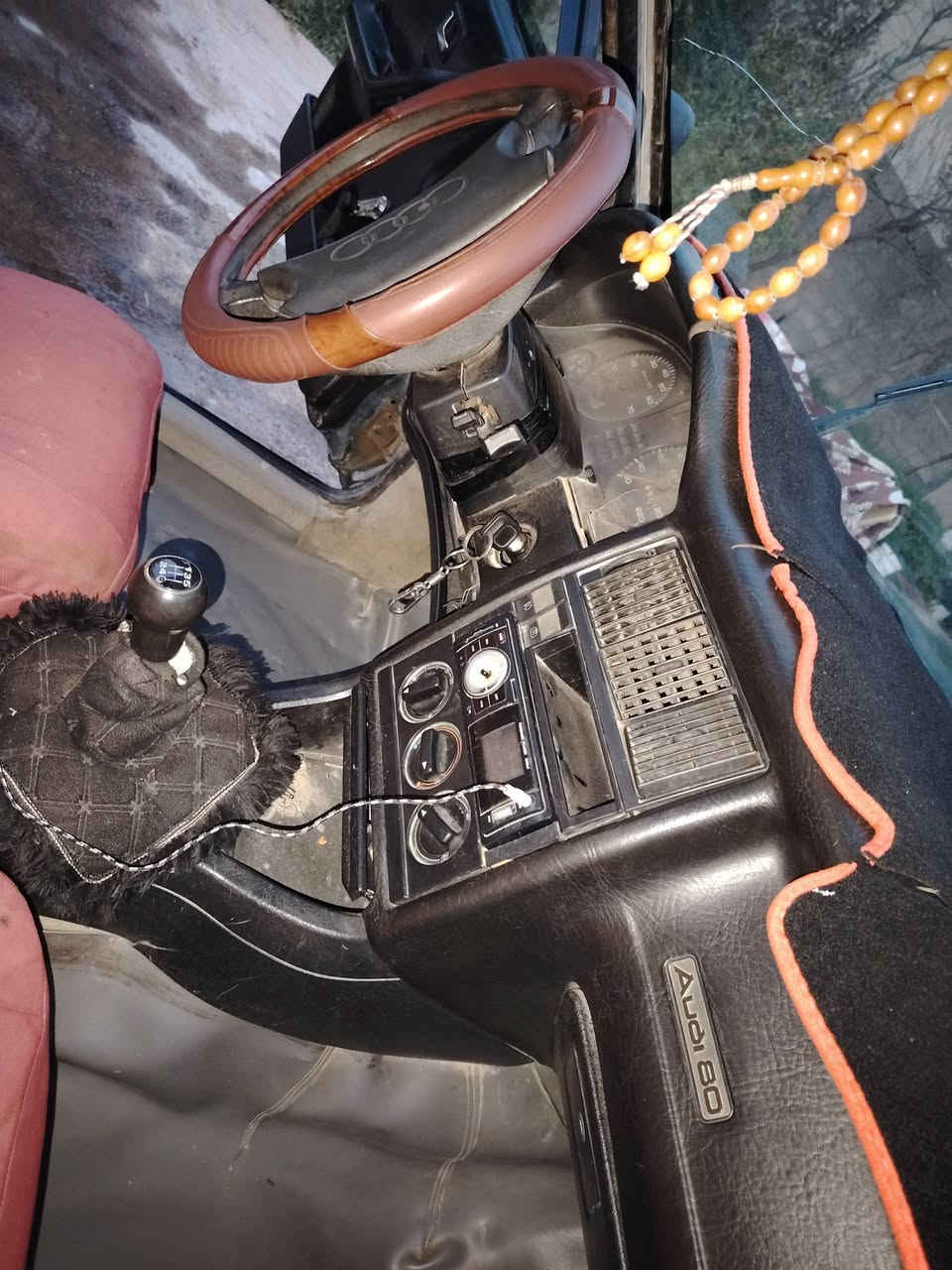 السلام عليكم اودي للبيع رقم كركوك الماني محرك وكير بشرط السعر20 التصال *********** وترهم مراوس كيه مكصوص
