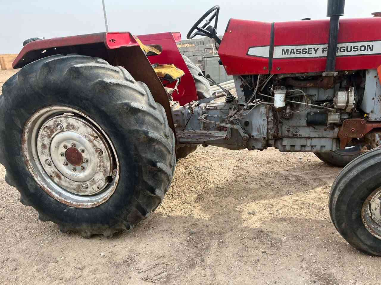 السلام عليكم مكينه فور كسن أنكليزي               حجم275.    نضفه خير من الله.       
كهربائيات شقاله 
هودرليك وگيري واكسل على وضع الشركه
المكينه جاهزه للعمل
العنون الانبار رمادي
الاستفسار على الرقم ***********
