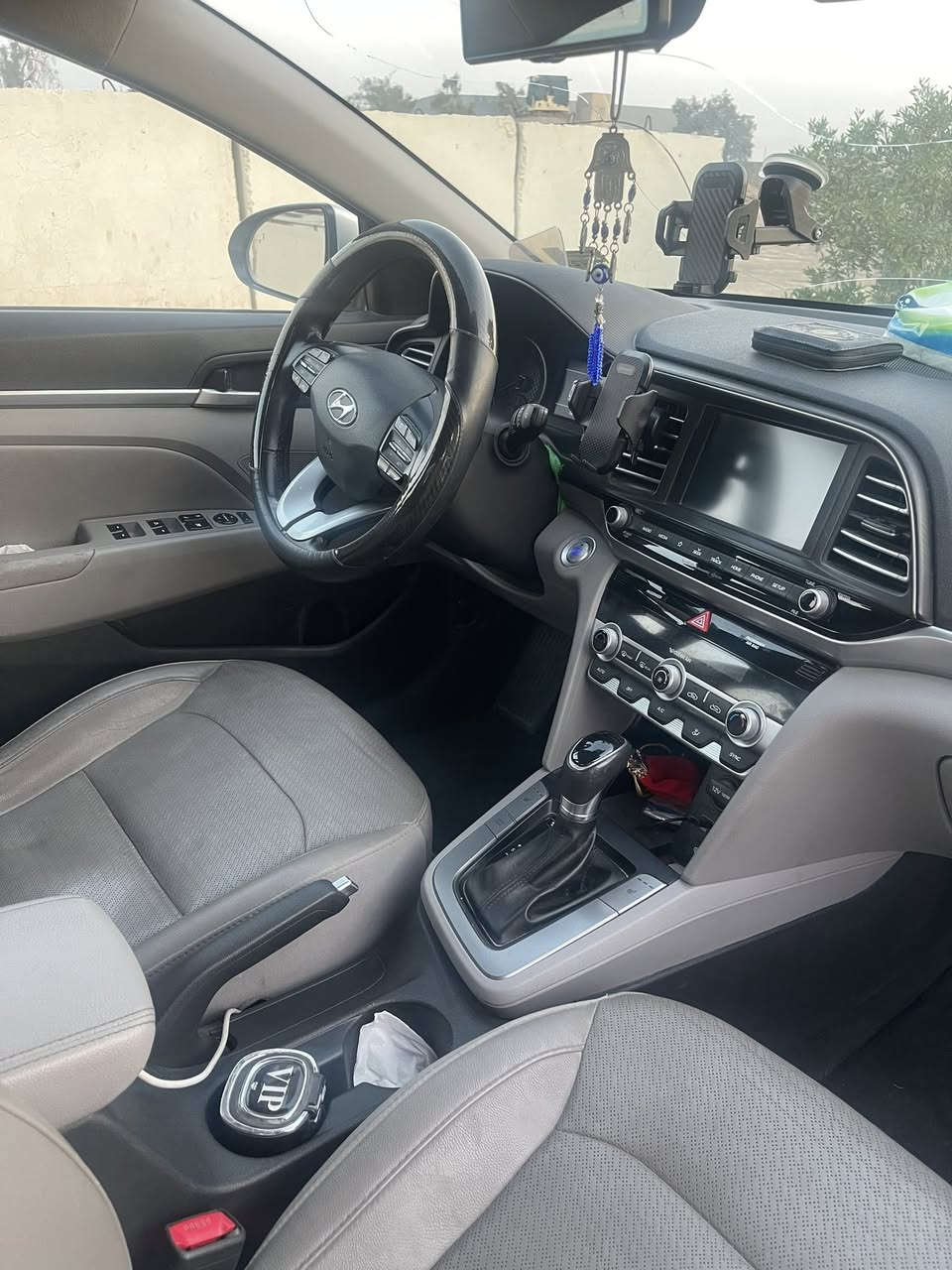 # للبيع  او مراوس موديل احدث... الانترة 20  سيارة فول عدة فتحه وارد امريكي  8 نمر كير صور حادث مرفوقه مع صور  سيارة ماشيه 70 سيارة خير من الله على وضع شركه  بس دهن وبانزين  ديرلهه 
بصمه تشغيل  
بصمه ابواب 
لايت اربع عدسات زنون 
بكلايت لد 
جنطه ذكيه عند القتراب تفتح 
تحكمات ستيرن 
شاشه لمس 
رادرات جانبيه 
مثبت سرعه 
سياقه ذاتيه 
كامرة خلفيه 
كشنات جلد 
تدفئه كشنات 
كشنات كهربائي  
اشاير مري 
بعد بيه مواصفات 
       ***********    مكاني بغداد زعفرانيه( 150 )
