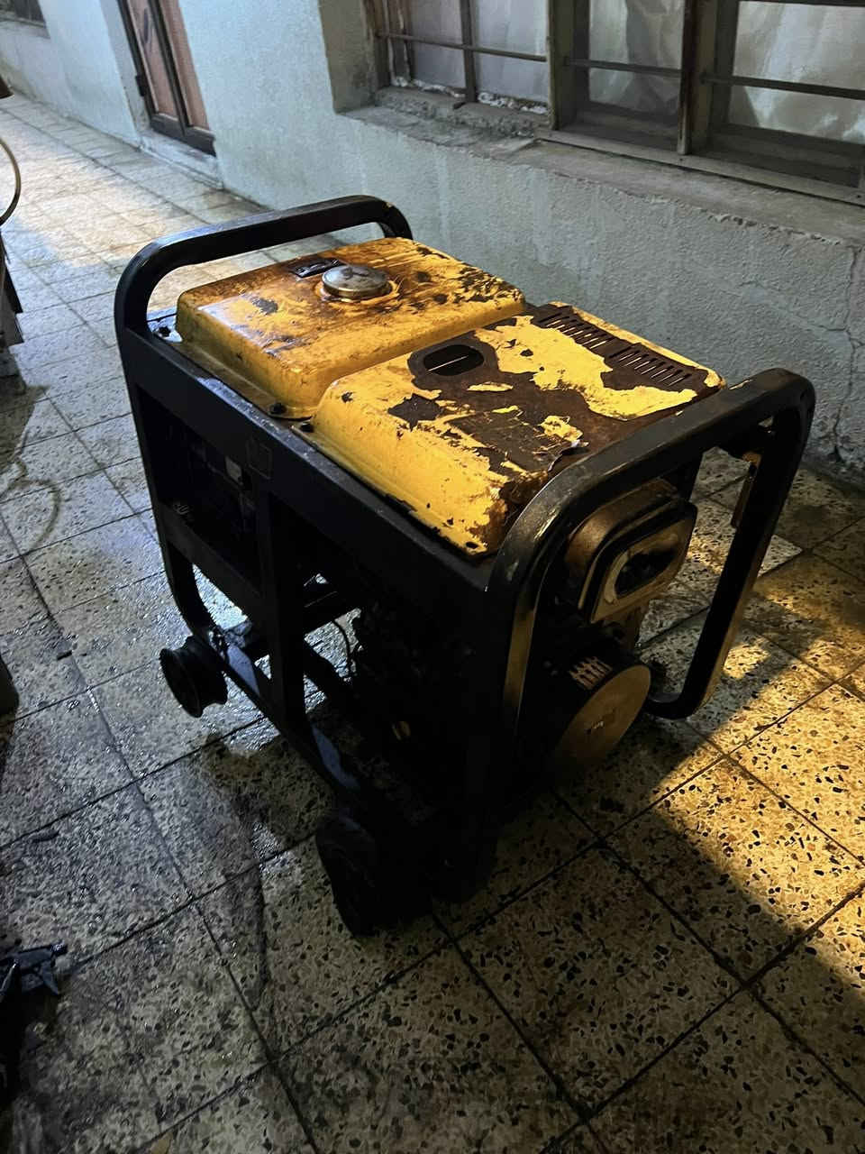 مولده للبيع مستعجل عليه كاز شغاله ***********
