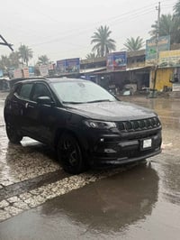 بيع او مراوس ب جالنجر  جيب كومباس 2023 (بلاك توب )  دخول جديد بدون رقم...