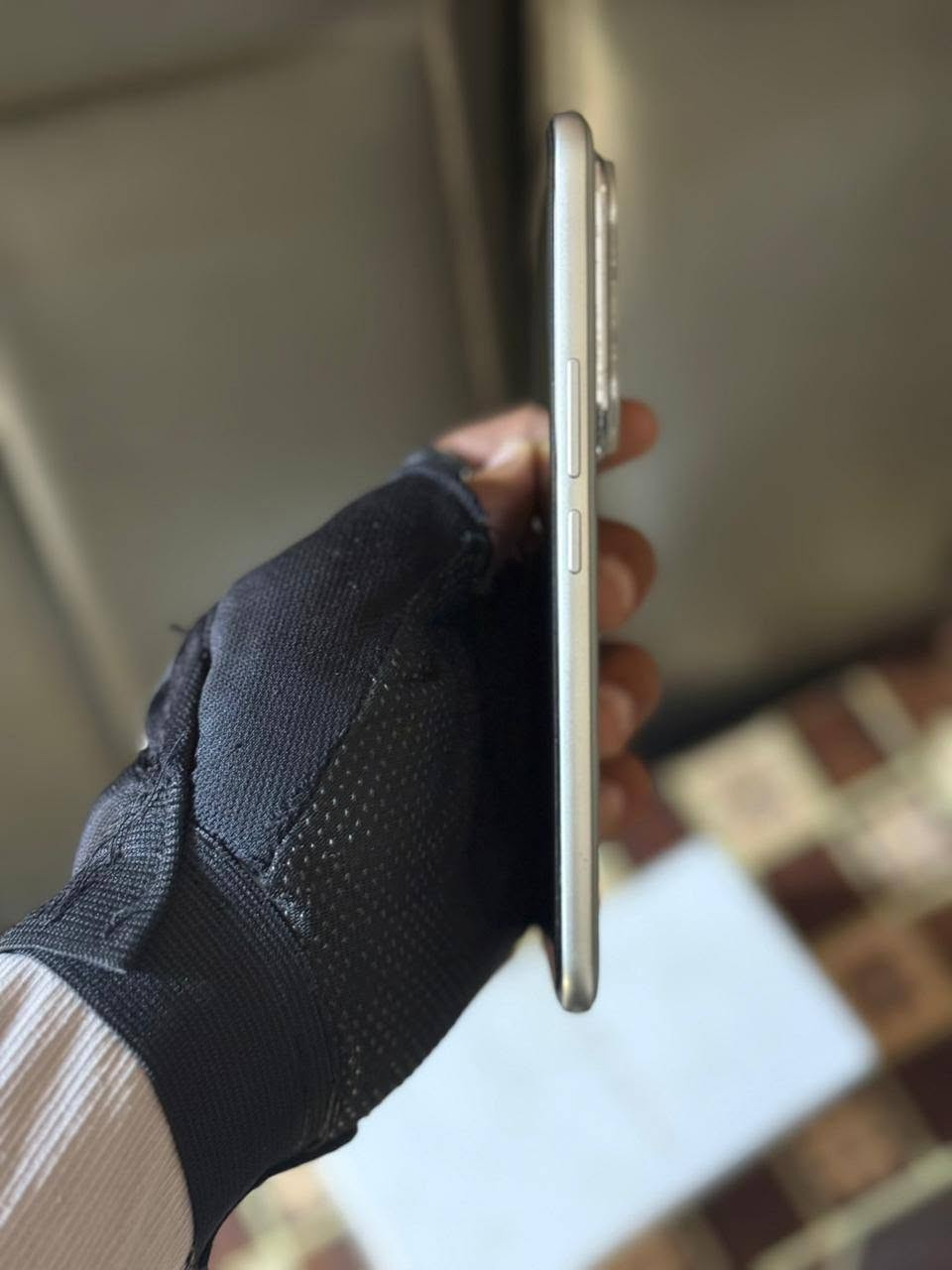 السلام عليكم شباب هونر 400 برو نسخه 5G للبيع جهاز نضيف الله شاهد وغني عن التعريف للبيع سعره 700 وبي مجال ذاكره 512  العشوائيه 12 سبب البيع محتاج هذا رقمي ((  *********** ))
