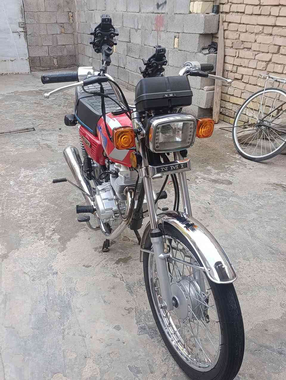 سلام عليكم دراجه نامه شلامجه كفاله عامه الدراجة بدون اوراق بدون اوراق بدون اوراق مستعجل ع بيعته سعر 875وبيه مجال الشراي يتصل ‏‪0770 599 2217‬‏
