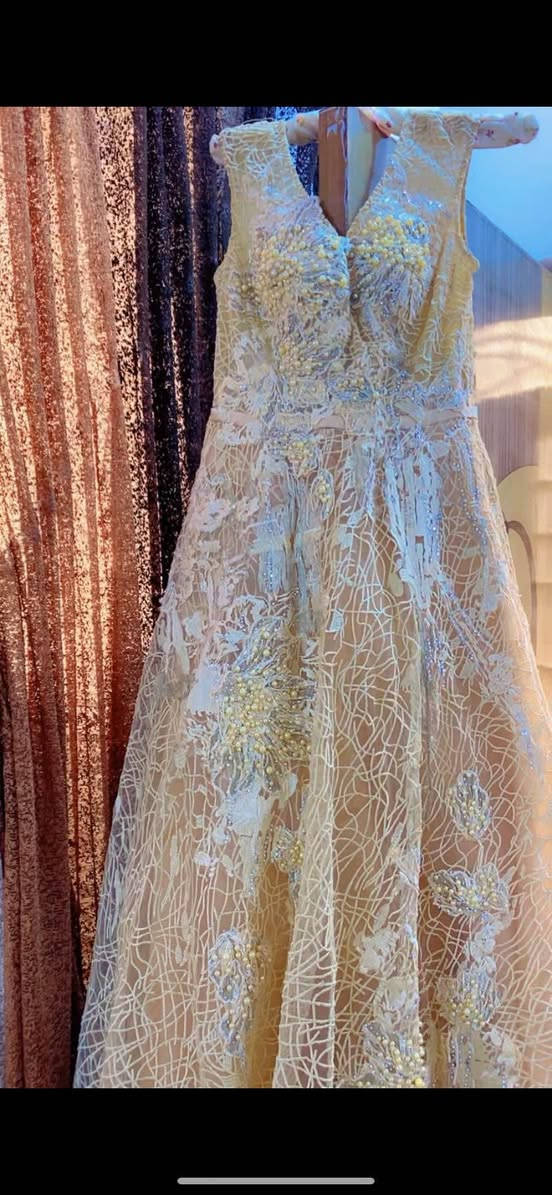 فستان  اخذتة ب٦٠٠ كوة رايدتة ب١٠٠  من رزان نضيف كلش جديد ملبوس ٤ مرات فقط يلبس من ٦٠ تقريبا لل٧٥ كيلو  بلحقيقة احله بهواي ضالمتة الكامرة قياس Lلارج Larg👉🏻 كربلاء, العراق


**إذا كنت صاحب هذا الإعلان وتريد حذفه لأي سبب، رجاءا أرسل رسالة إلى الدعم الفني**