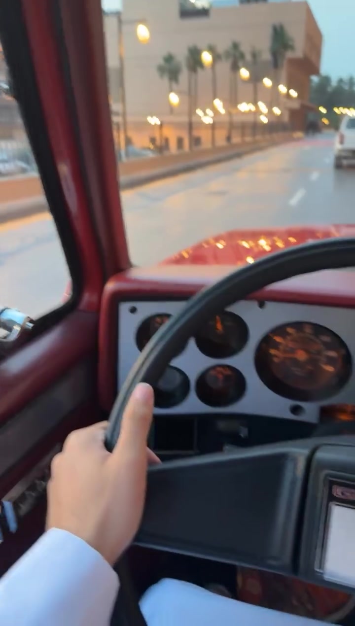 يا الله الهم صلي على محمد يابه جمسي اربع وثمانين للبيع صدر جديد ومكينه جديده وكهربائيات ممتازه و صبغ عام و تخم تاير جديد و ترايك للسعوديه رقمي ***********
