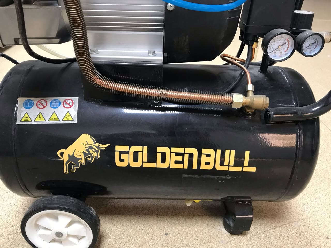 كمبريسور للبيع
للبيع
٢٠٠ الف مع بطل  هيدروجين حجم كبير
مكاني المدائن شارع الوردية
***********
