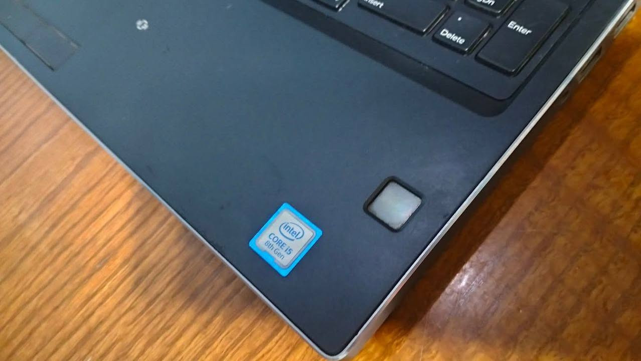 💼 Dell Precision 7530 Workstation
لابتوب Workstation احترافي موجه للمهندسين والمصممين والبرامج الثقيلة، بقوة معالجة عالية وكارت Quadro مخصص للأعمال الاحترافية.

━━━━━━━━━━━━━━━━━━━━━━

🔵 المعالج
Intel Core i5-8400H

✅ 4 أنوية / 8 Threads
✅ من فئة H للأداء العالي
✅ مناسب للبرامج الهندسية والتصميم الثقيل

🔵 الذاكرة (RAM)
8GB DDR4

✅ قابلة للترقية
✅ مناسبة لتشغيل البرامج الاحترافية

🔵 التخزين
512GB SSD

🚀 سرعة ممتازة في تشغيل النظام والبرامج
🚀 أداء سريع في فتح المشاريع الثقيلة

🔵 الشاشة
15.6 بوصة Full HD IPS
دقة 1920×1080

✅ صورة واضحة وتفاصيل دقيقة
✅ مناسبة للعمل الطويل والتصميم

🔵 كروت الشاشة
Intel UHD Graphics
+
NVIDIA Quadro P2000 4GB GDDR5 🔥

🎨 كارت احترافي مخصص للهندسة والجرافيك
🏗️ أداء قوي في برامج AutoCAD / Revit / SolidWorks
🎬 مناسب للمونتاج والتصميم الاحترافي

🔵 الشاحن
⚡ شاحن أصلي 180W

🔵 النظام
Windows Pro أصلي
✅ يتفعل تلقائياً بمجرد الاتصال بالإنترنت

━━━━━━━━━━━━━━━━━━━━━━

🏗️ مناسب للمهندسين والمعماريين
🎨 التصميم والجرافيك الاحترافي
🎬 المونتاج ومعالجة الصور
💻 البرمجة والمهام الثقيلة
🖥️ أعمال Workstation

━━━━━━━━━━━━━━━━━━━━━━

🛡️ ضمان شهر كامل
🔄 15 يوم استبدال
🚚 متاح الشحن لجميع المحافظات

🔥 Precision Workstation + Quadro P2000 = أداء احترافي حقيقي للشغل التقيل 🔥


**إذا كنت صاحب هذا الإعلان وتريد حذفه لأي سبب، رجاءا أرسل رسالة إلى الدعم الفني**