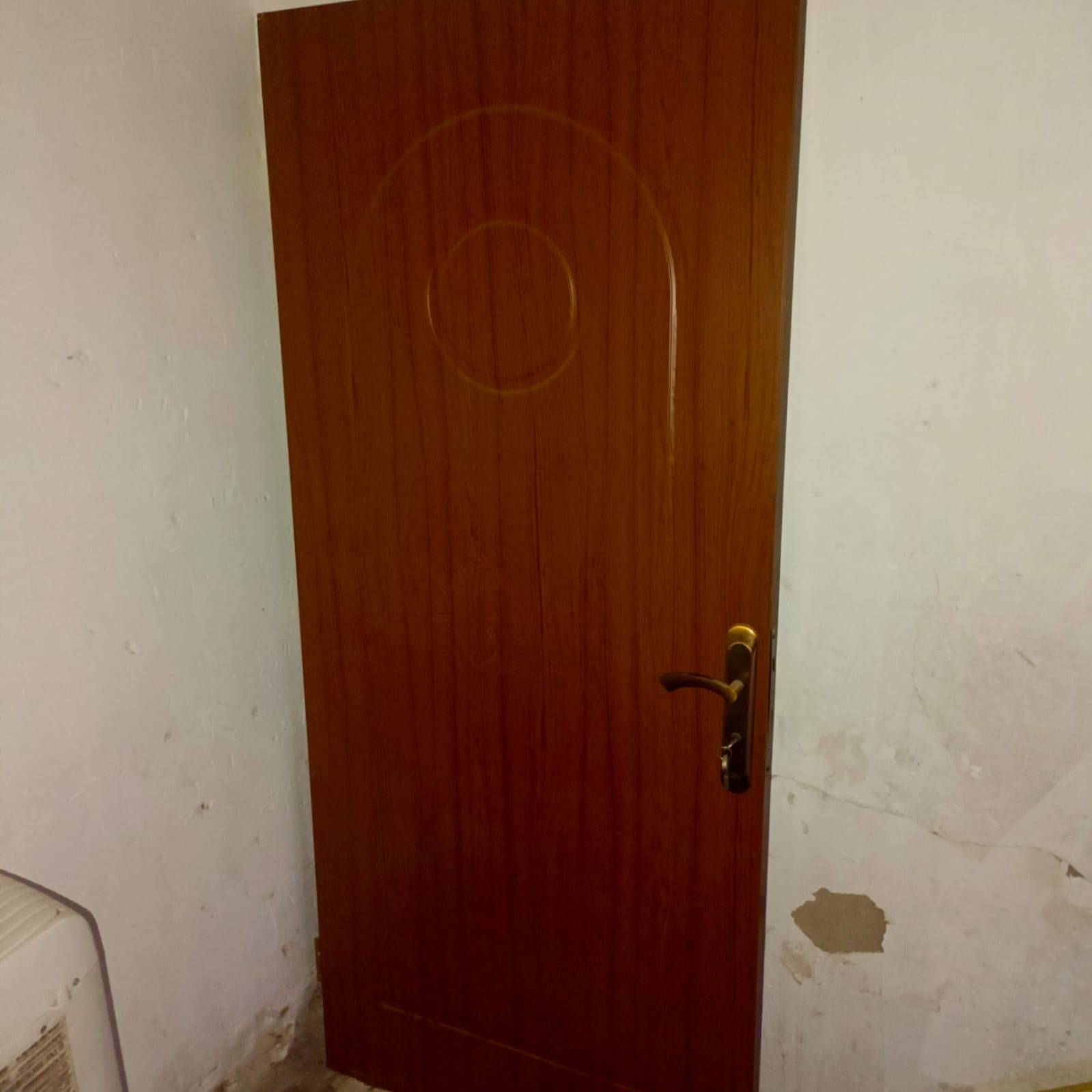 سلام عليكم غراض للبيع 
ديوان نضيف مابي اي ضرر سعرة 600 وبي مجال 
سبالت عدد 2 TCL انفيرتر 2 طن سعر الواحد 250 بي مجال 
تخم الجوزي مابي ضرر بس يحتاج تنظيف سعرة 200 وبي مجال 
تخم رصاصي مع المفرش سعرة 200 و وبي مجال 
طباخ الريان سعرة 100 وبي مجال 
باب خشب مابي ولا شخط سعرة 100 وبي مجال 
*********** بغداد الشرطة الخامسة
