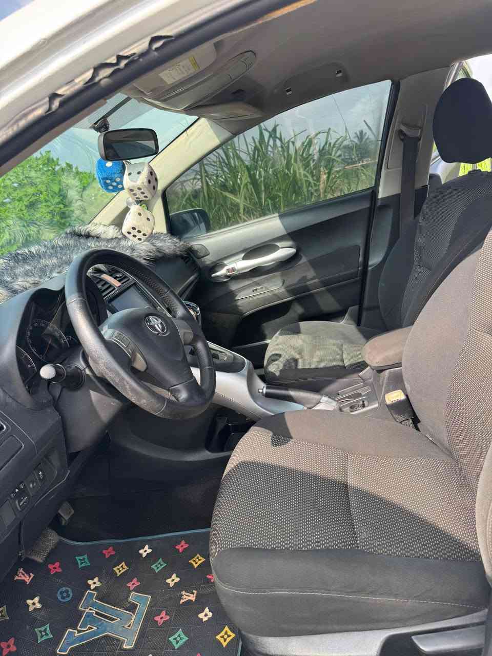 Toyota Auris2010
Ac,✅
Automatic transmission
Price 3million non negotiable Buea, Fako


**إذا كنت صاحب هذا الإعلان وتريد حذفه لأي سبب، رجاءا أرسل رسالة إلى الدعم الفني**