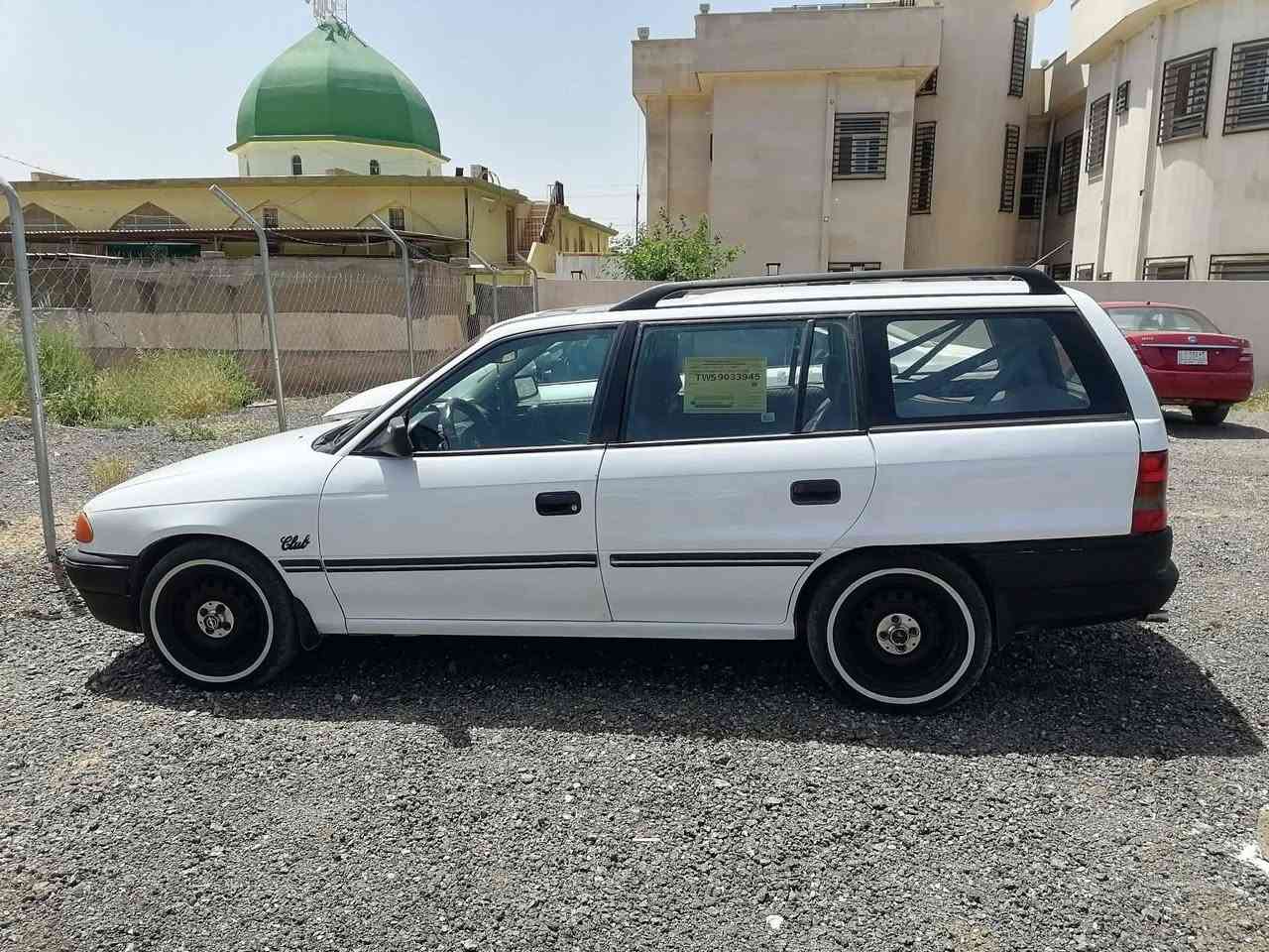 للبيع استرا مشروع وطني بأسم صاحبها الشرعي بدون كاربون  رقم بغداد حجم 16موديل 92  السعر 45 ورقة ***********
