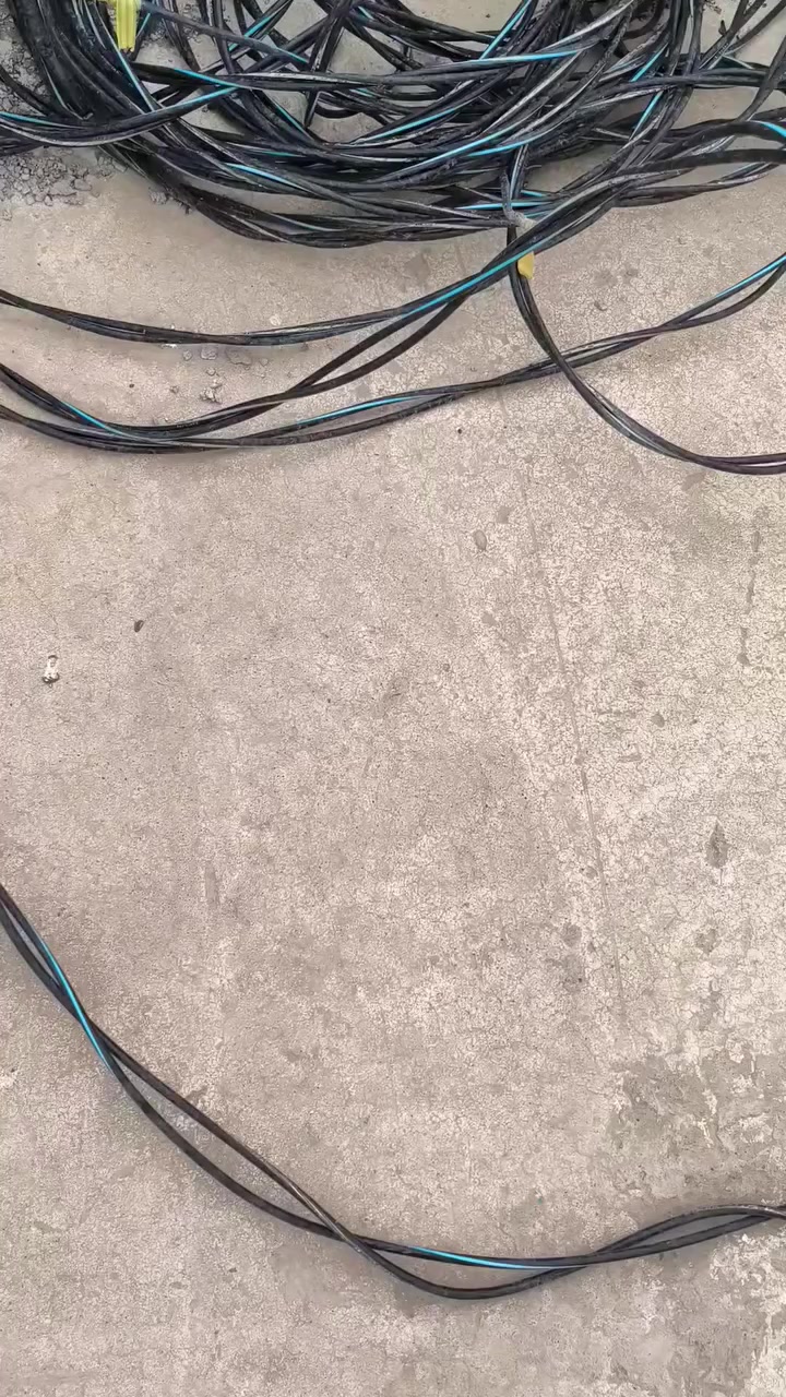 ضفيره خطين تقريبآ 80 متر قيم وخذ


**إذا كنت صاحب هذا الإعلان وتريد حذفه لأي سبب، رجاءا أرسل رسالة إلى الدعم الفني**